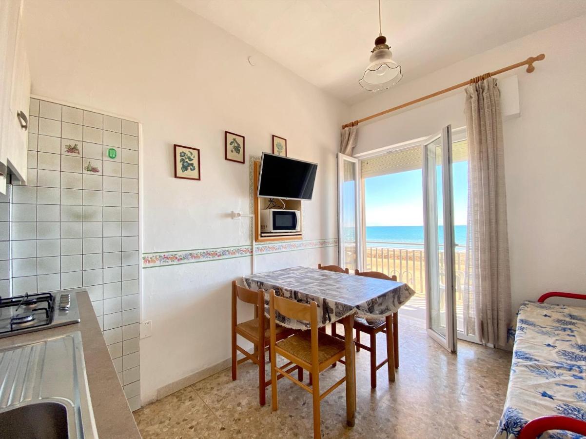 Villa Fronte Mare-Carraro Immobiliare Jesolo - Family Apartments المظهر الخارجي الصورة
