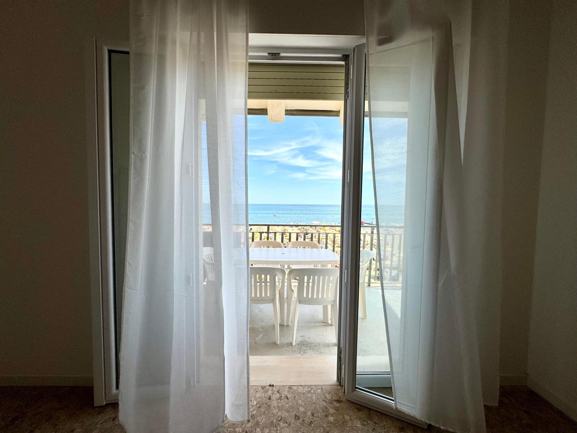 Villa Fronte Mare-Carraro Immobiliare Jesolo - Family Apartments المظهر الخارجي الصورة